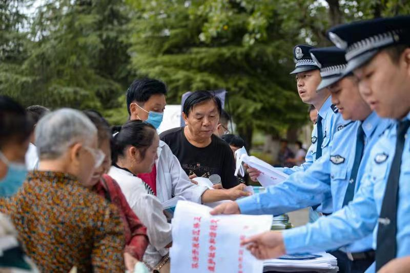 坚持以习近平法治思想为引领不断加强四川公安法治建设